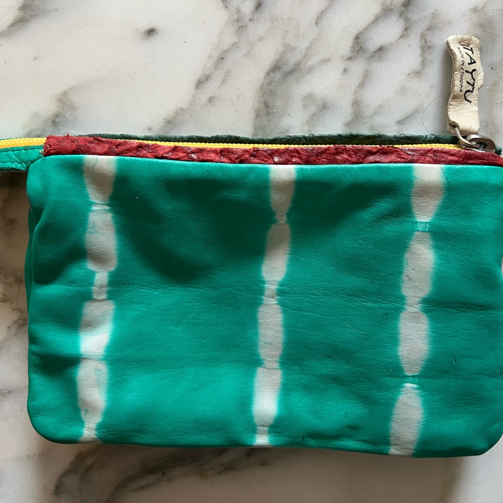 Cosmetic bag